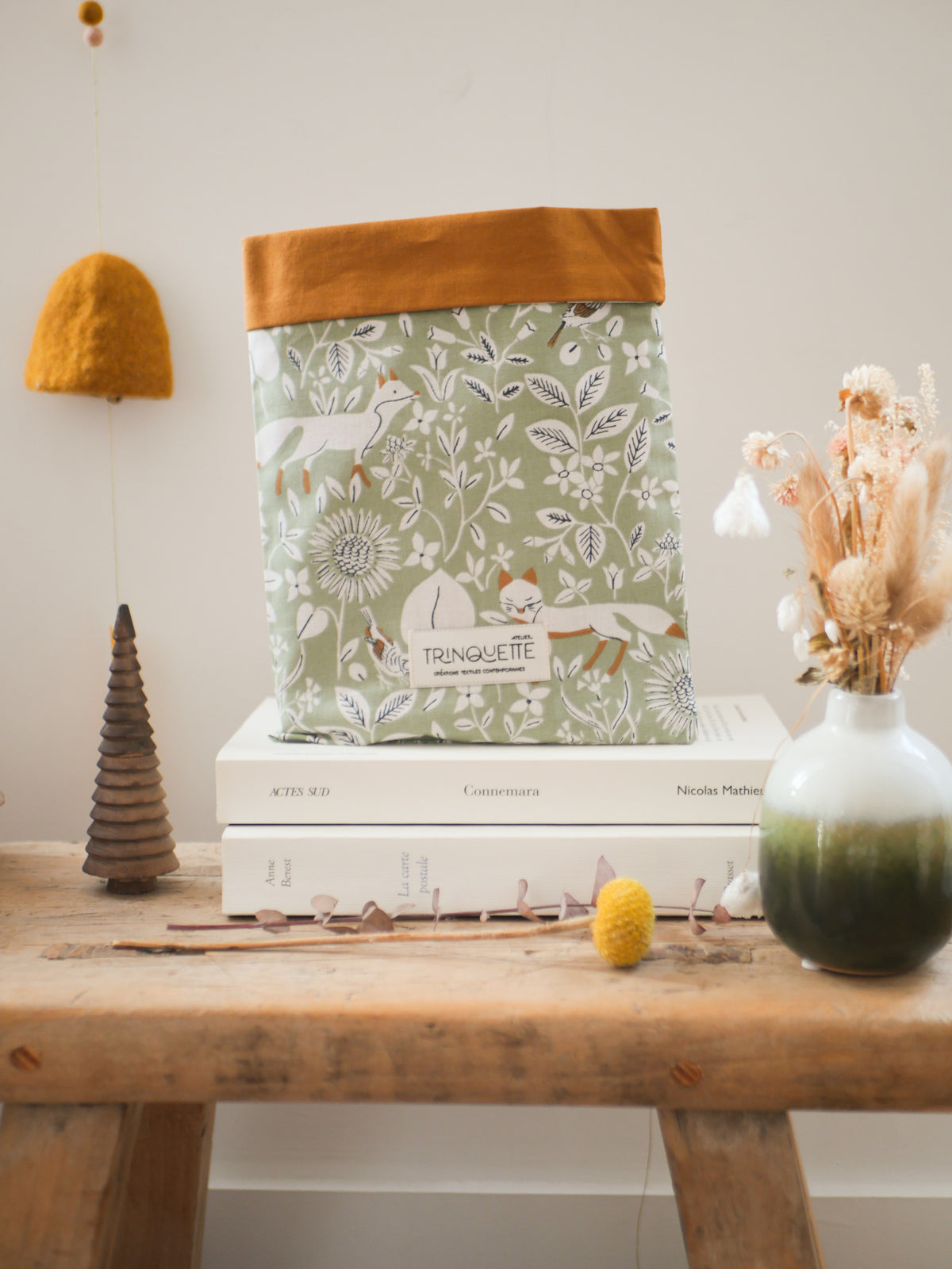LARGE FORMAT book pouch