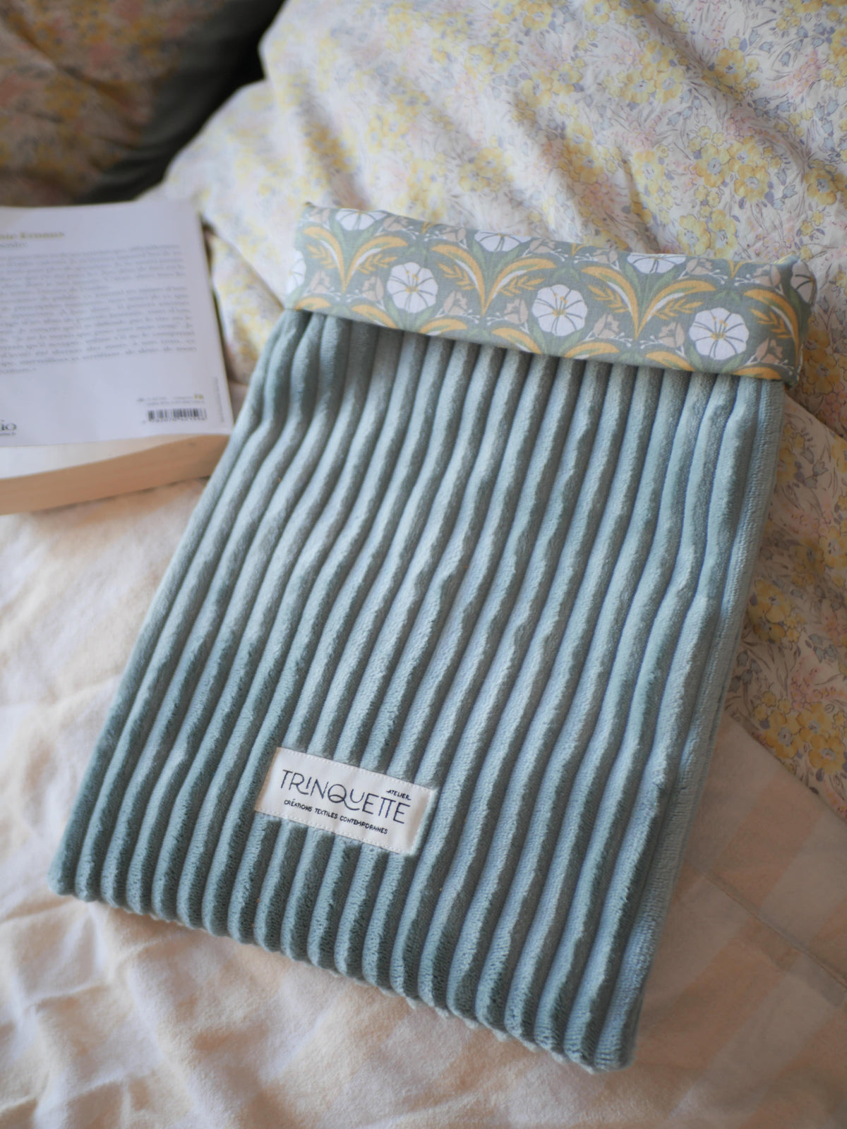 LARGE FORMAT book pouch